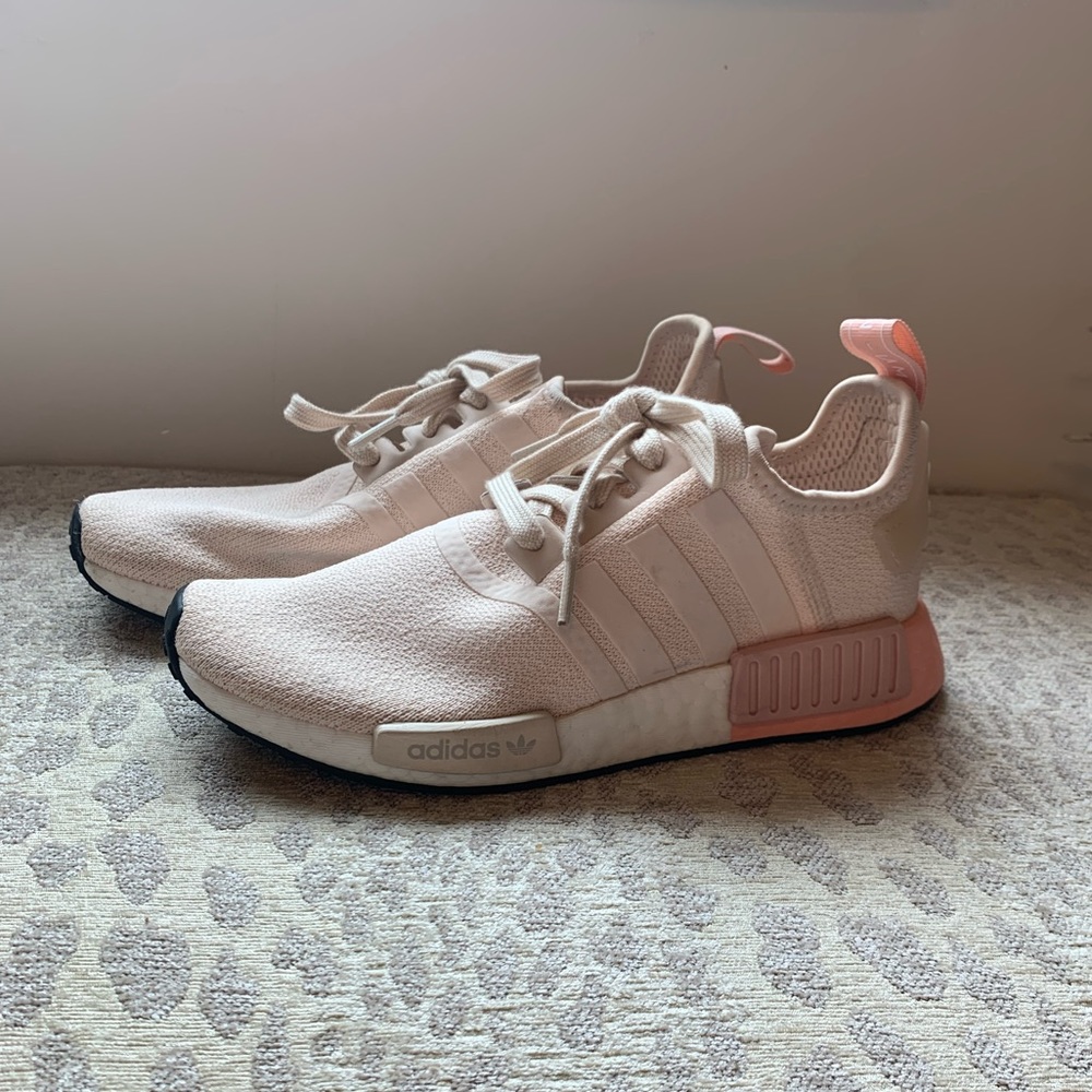Adidas Ultraboost women’s — light pink💕